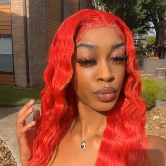 Meet your Posher, Erica - Picture 1 of 1